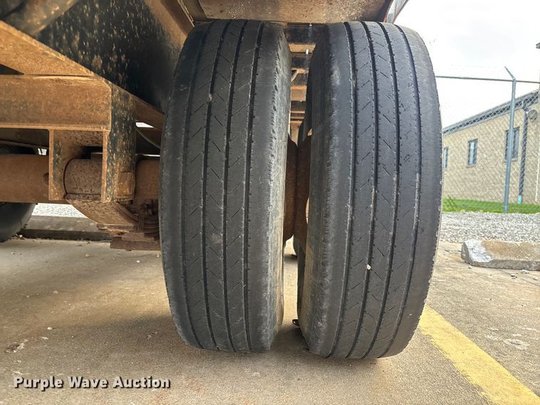 image for item FI1665 2000 Loadmaster equipment trailer