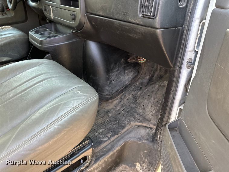 image for item FK0006 2011 Chevrolet Express van