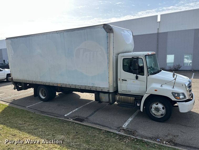 image for item FK0013 2012 Hino 238 box truck