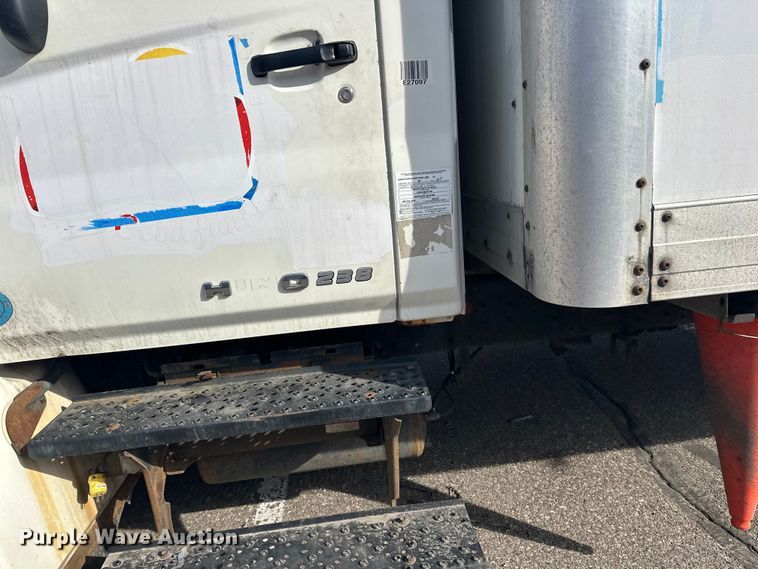 image for item FK0013 2012 Hino 238 box truck
