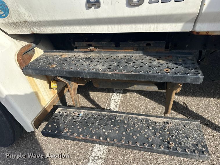 image for item FK0013 2012 Hino 238 box truck