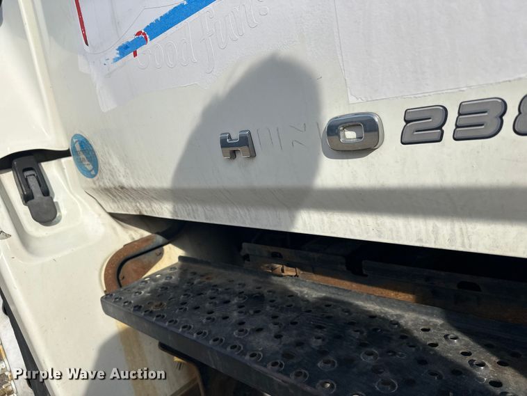 image for item FK0013 2012 Hino 238 box truck