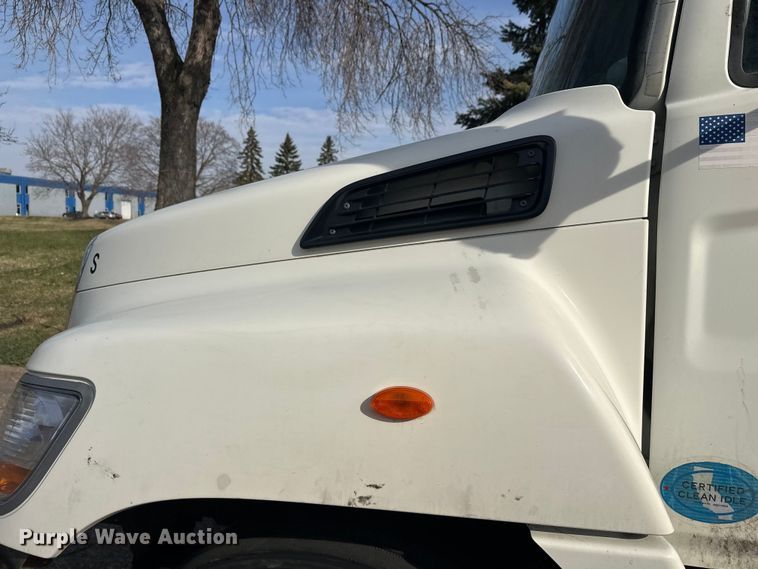 image for item FK0013 2012 Hino 238 box truck