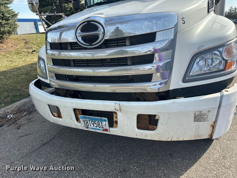 image for item FK0013 2012 Hino 238 box truck