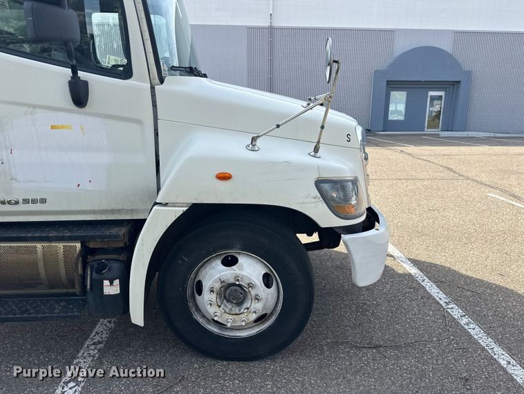 image for item FK0013 2012 Hino 238 box truck