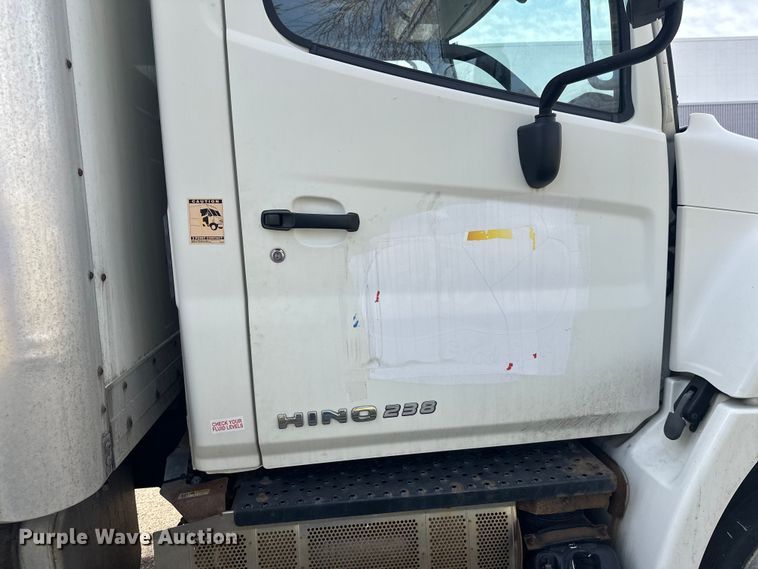 image for item FK0013 2012 Hino 238 box truck
