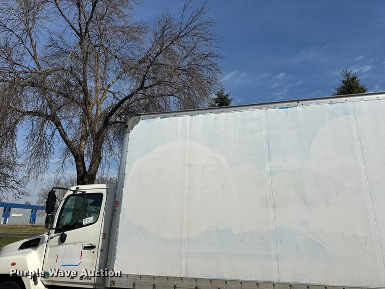 image for item FK0013 2012 Hino 238 box truck