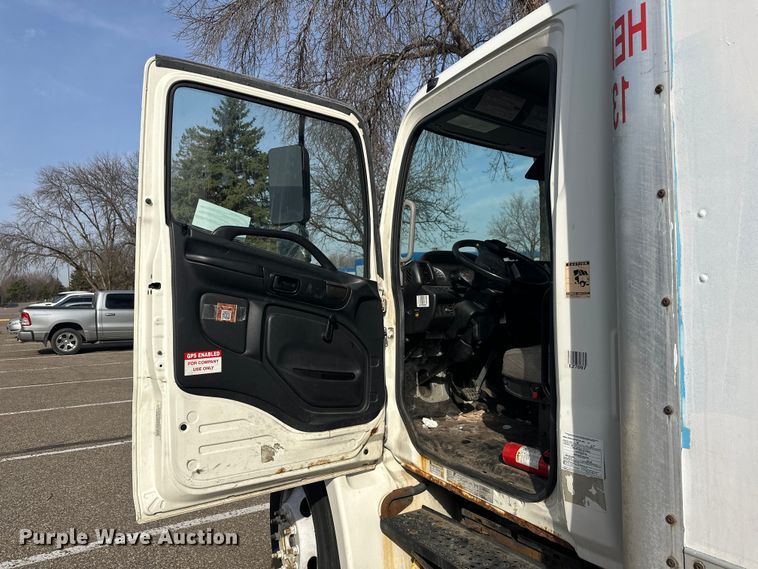 image for item FK0013 2012 Hino 238 box truck