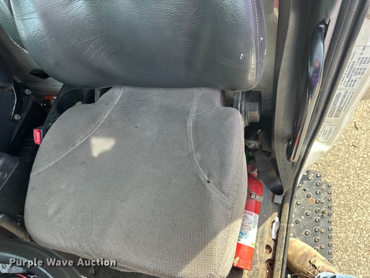 image for item FK0013 2012 Hino 238 box truck