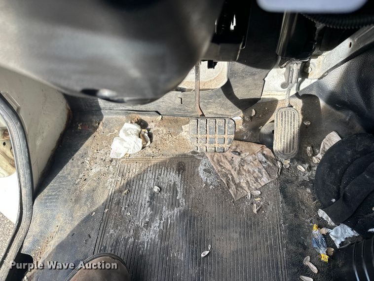 image for item FK0013 2012 Hino 238 box truck