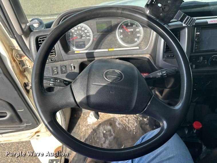 image for item FK0013 2012 Hino 238 box truck