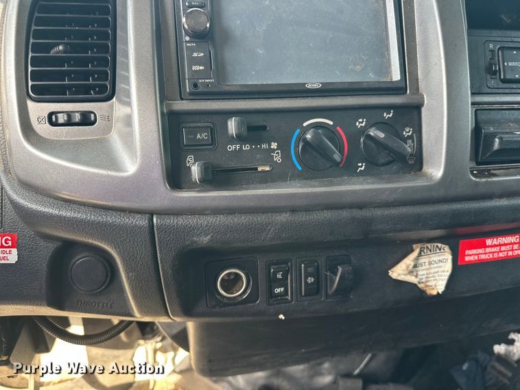 image for item FK0013 2012 Hino 238 box truck