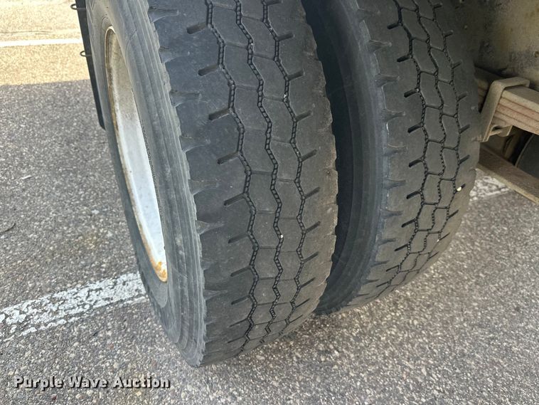 image for item FK0013 2012 Hino 238 box truck