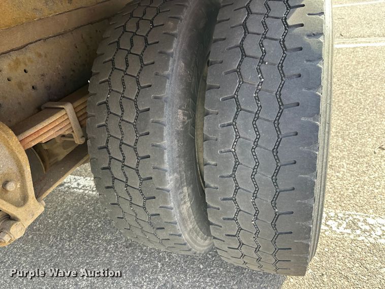 image for item FK0013 2012 Hino 238 box truck