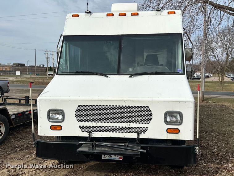 image for item FK0014 2008 Workhorse W62 delivery truck