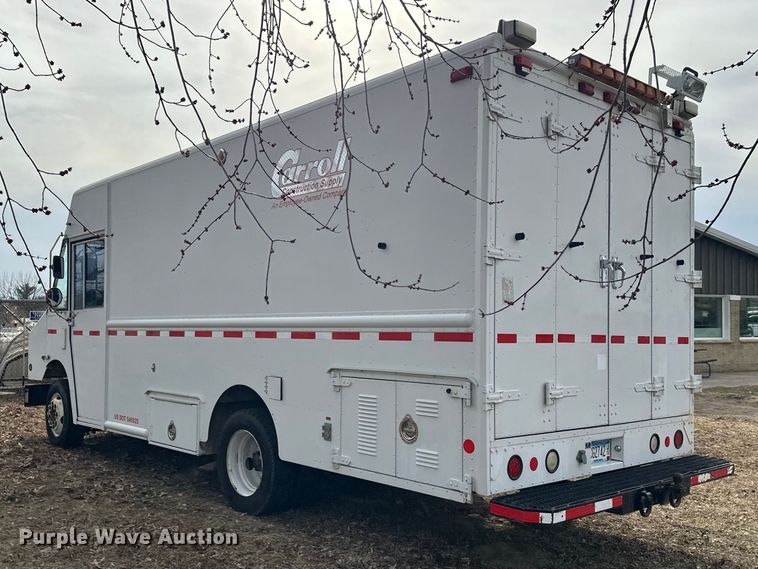 image for item FK0014 2008 Workhorse W62 delivery truck