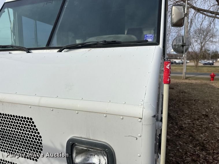 image for item FK0014 2008 Workhorse W62 delivery truck