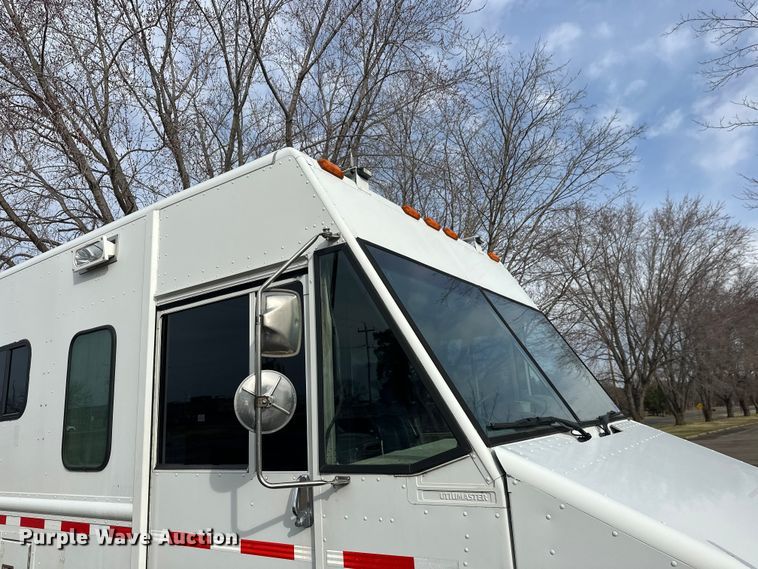 image for item FK0014 2008 Workhorse W62 delivery truck