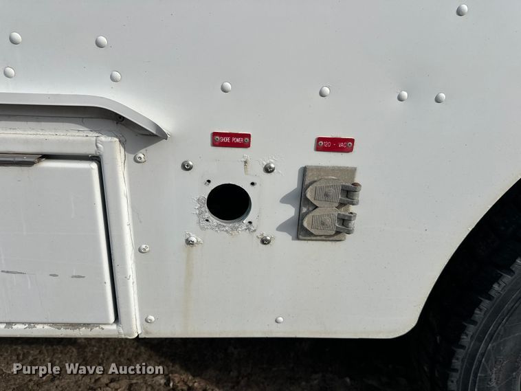 image for item FK0014 2008 Workhorse W62 delivery truck