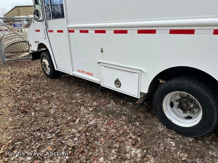 image for item FK0014 2008 Workhorse W62 delivery truck