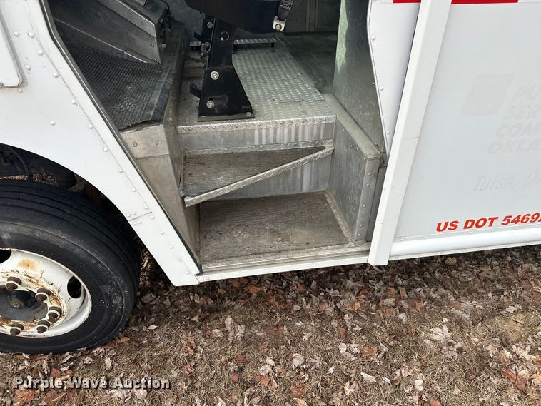 image for item FK0014 2008 Workhorse W62 delivery truck