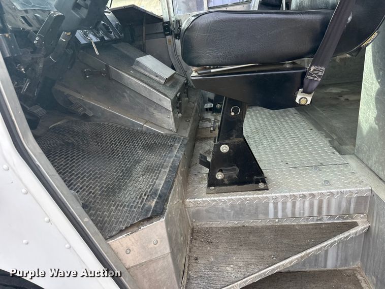 image for item FK0014 2008 Workhorse W62 delivery truck