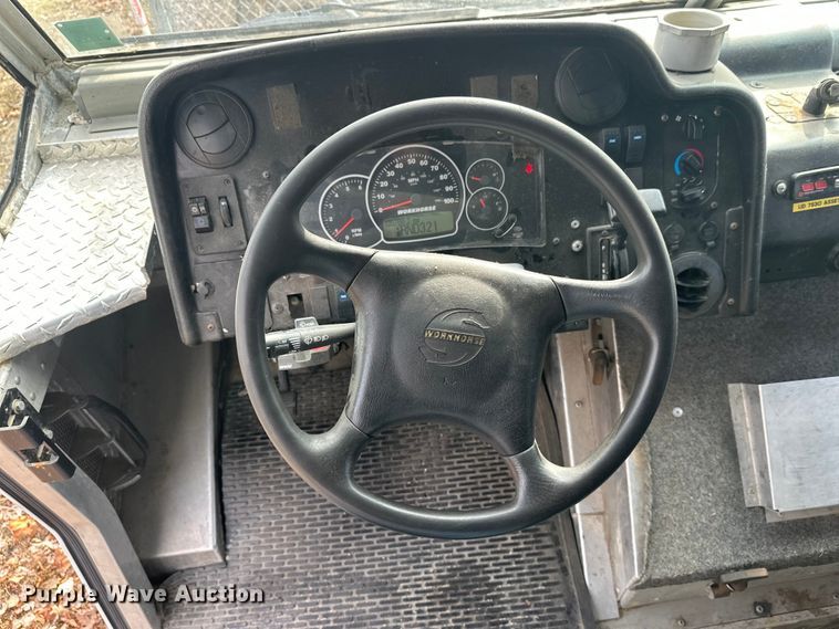 image for item FK0014 2008 Workhorse W62 delivery truck