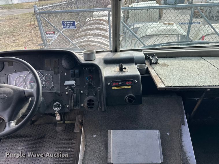 image for item FK0014 2008 Workhorse W62 delivery truck