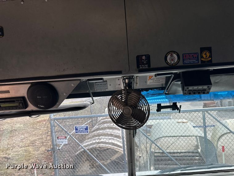 image for item FK0014 2008 Workhorse W62 delivery truck