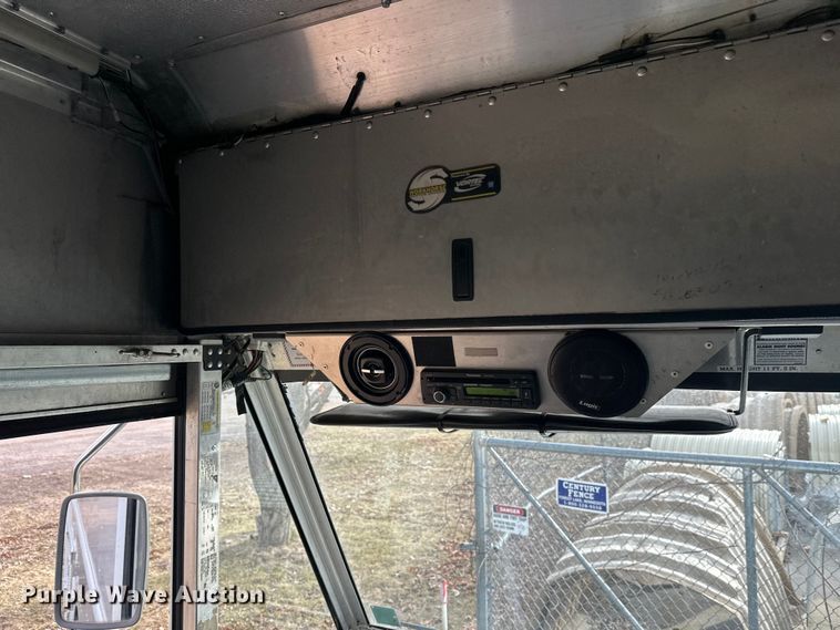 image for item FK0014 2008 Workhorse W62 delivery truck