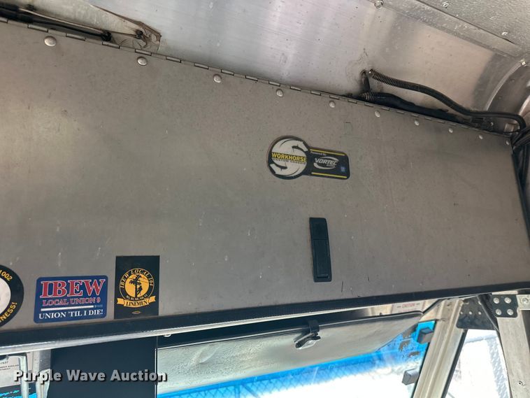 image for item FK0014 2008 Workhorse W62 delivery truck