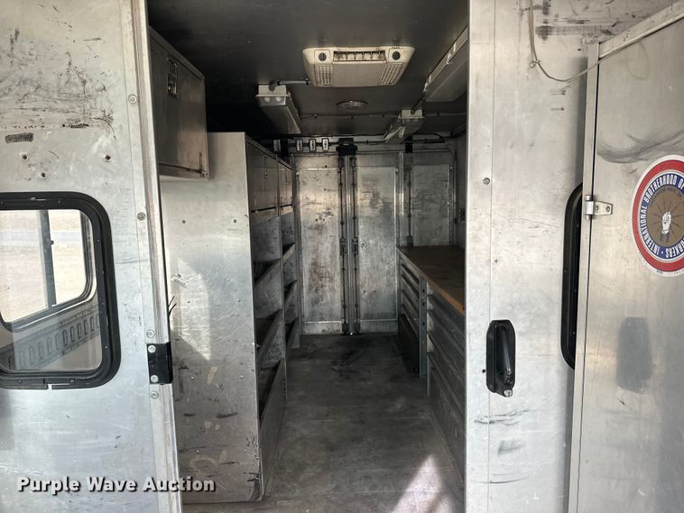 image for item FK0014 2008 Workhorse W62 delivery truck