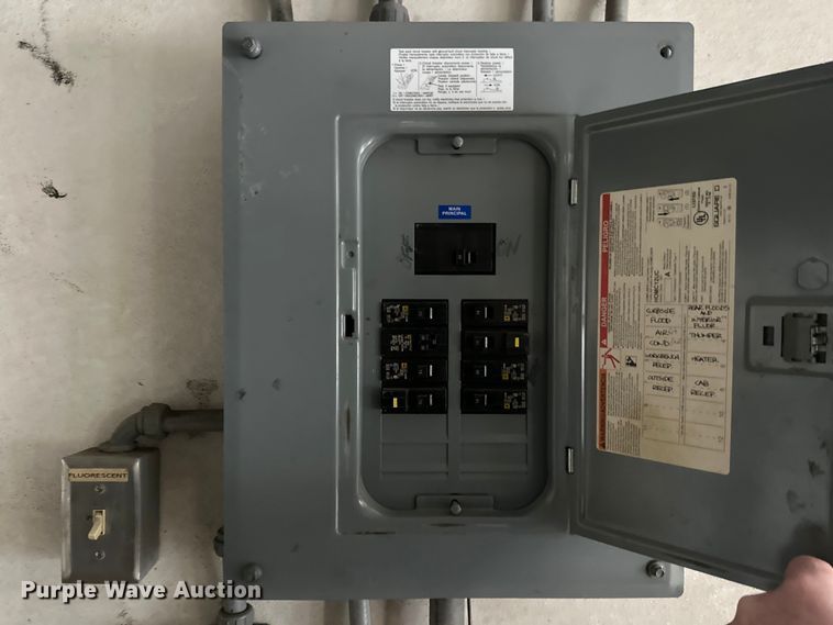 image for item FK0014 2008 Workhorse W62 delivery truck