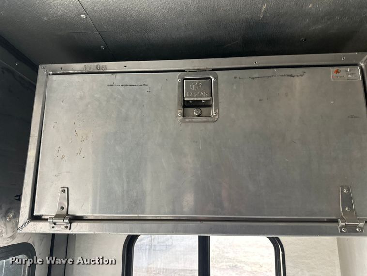 image for item FK0014 2008 Workhorse W62 delivery truck