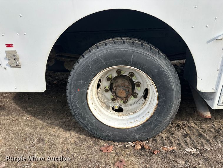 image for item FK0014 2008 Workhorse W62 delivery truck