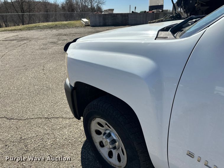 image for item FK0015 2011 Chevrolet Silverado 1500 pickup truck