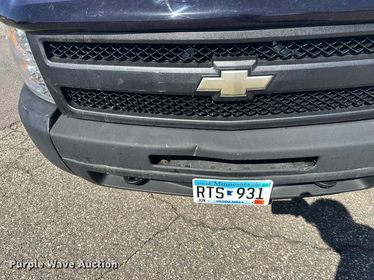 image for item FK0015 2011 Chevrolet Silverado 1500 pickup truck