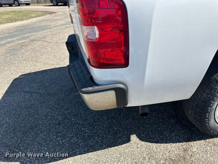 image for item FK0015 2011 Chevrolet Silverado 1500 pickup truck