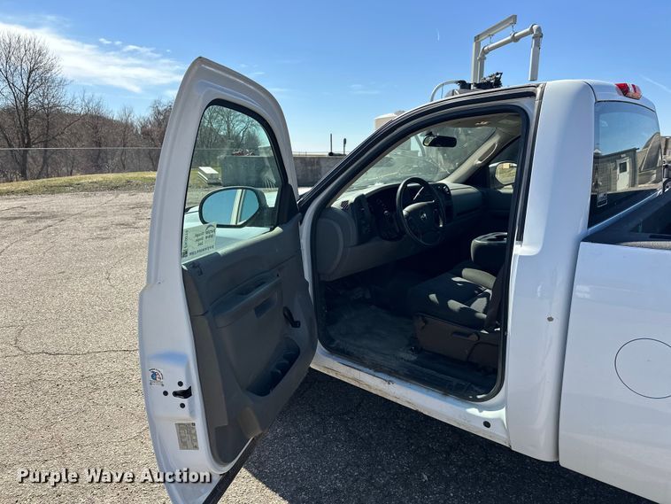 image for item FK0015 2011 Chevrolet Silverado 1500 pickup truck