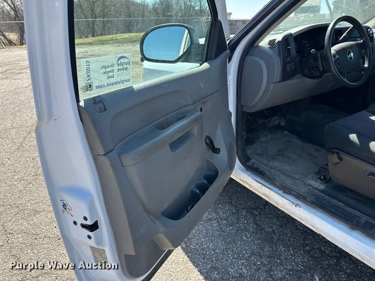 image for item FK0015 2011 Chevrolet Silverado 1500 pickup truck