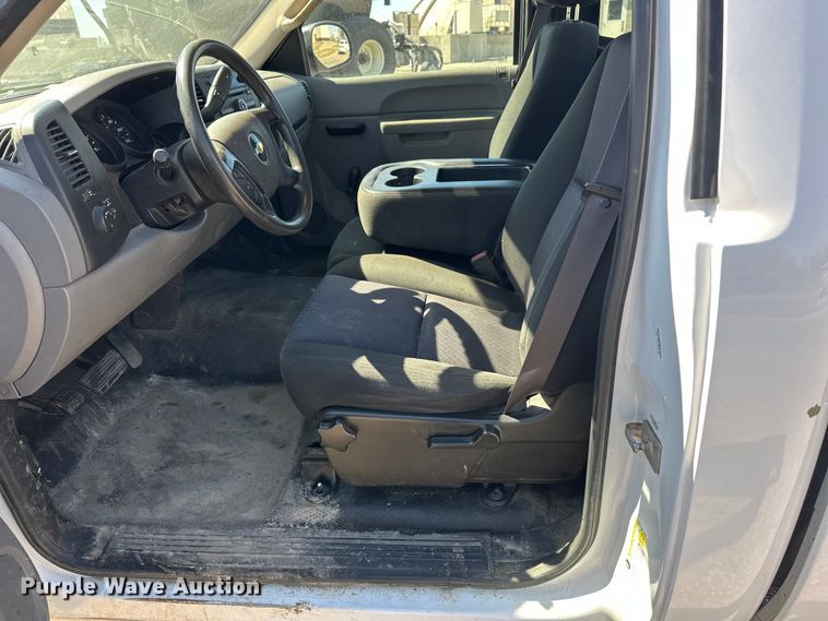 image for item FK0015 2011 Chevrolet Silverado 1500 pickup truck