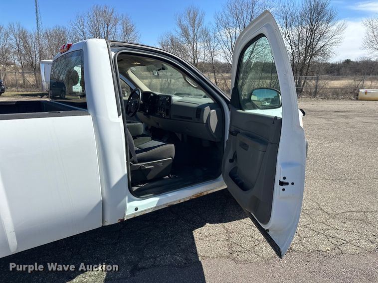 image for item FK0015 2011 Chevrolet Silverado 1500 pickup truck