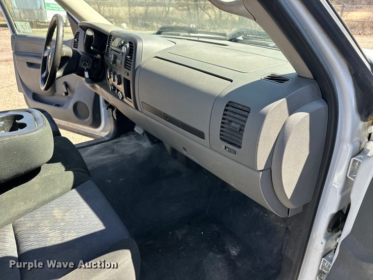 image for item FK0015 2011 Chevrolet Silverado 1500 pickup truck