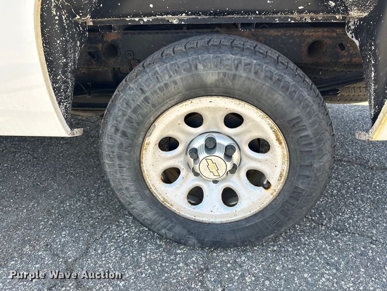 image for item FK0015 2011 Chevrolet Silverado 1500 pickup truck