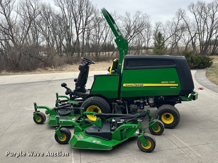 image for item FK0026 2019 John Deere 1600 Turbo Series III lawn mower