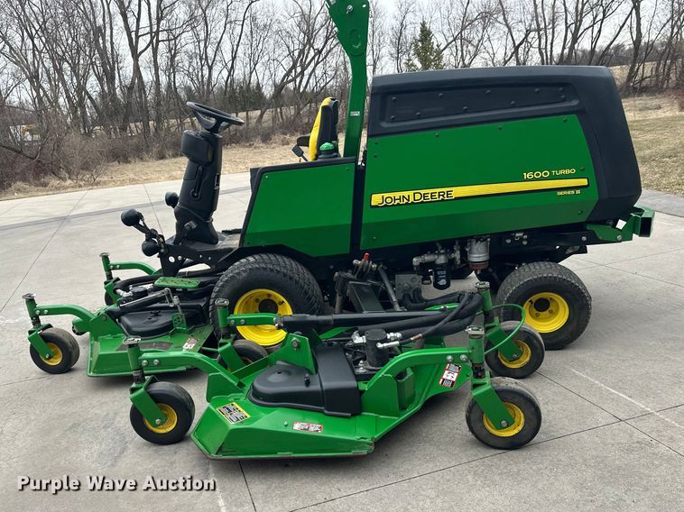 image for item FK0026 2019 John Deere 1600 Turbo Series III lawn mower