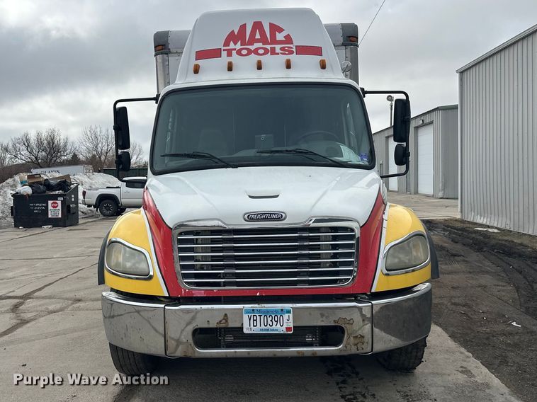 image for item FK1862 2004 Freightliner M2 delivery truck