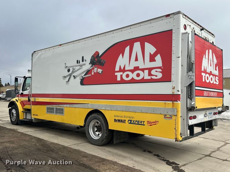 image for item FK1862 2004 Freightliner M2 delivery truck