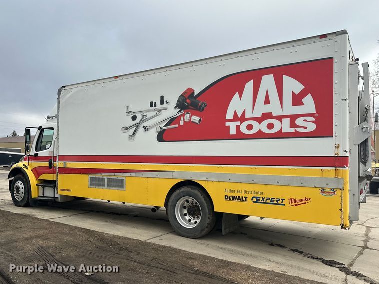 image for item FK1862 2004 Freightliner M2 delivery truck