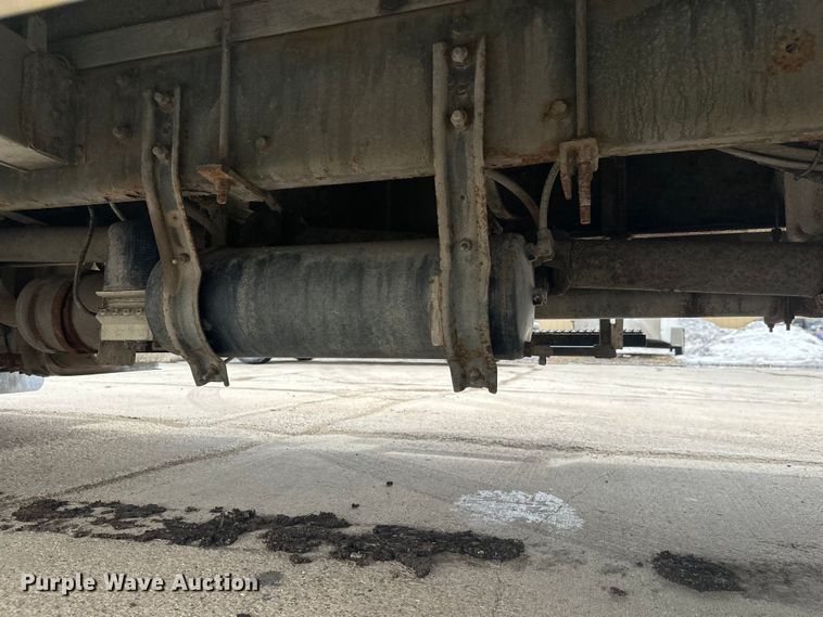 image for item FK1862 2004 Freightliner M2 delivery truck